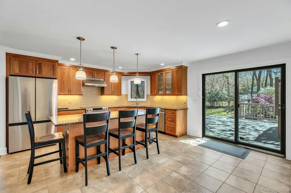 3 Quail Run Hampton Bays, NY 11946
