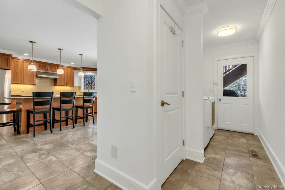 3 Quail Run Hampton Bays, NY 11946
