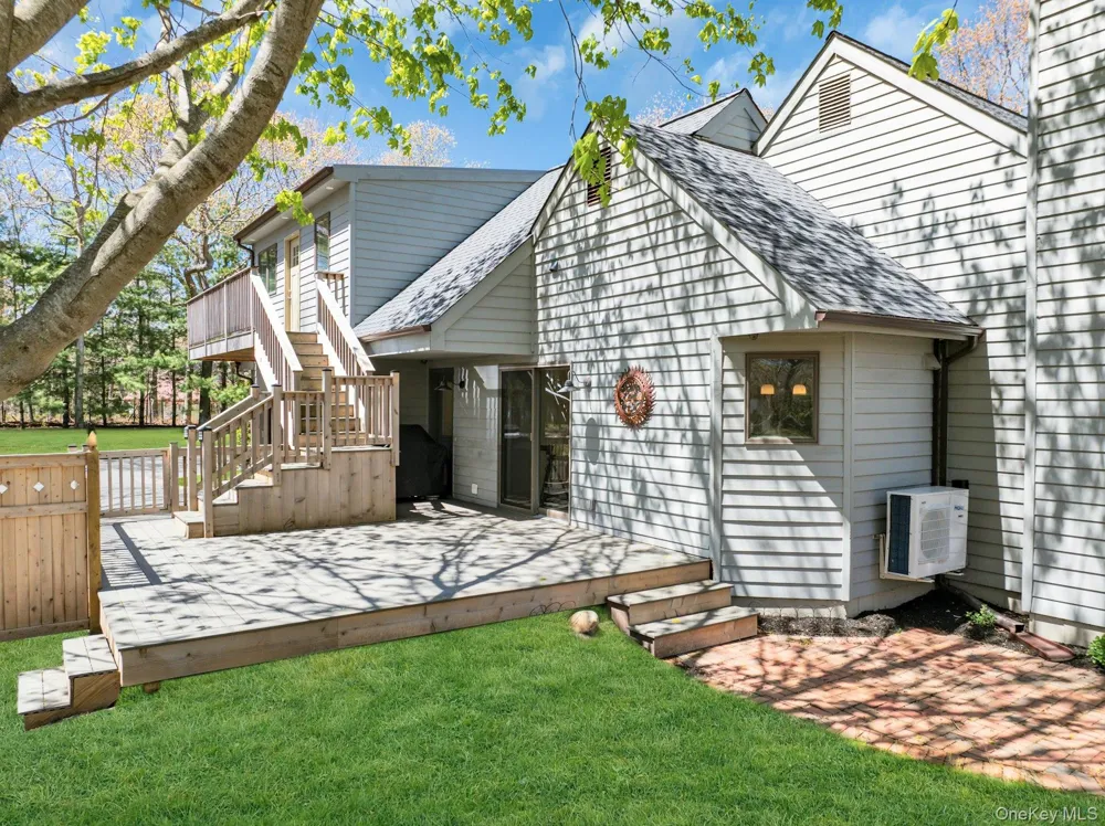 3 Quail Run Hampton Bays, NY 11946