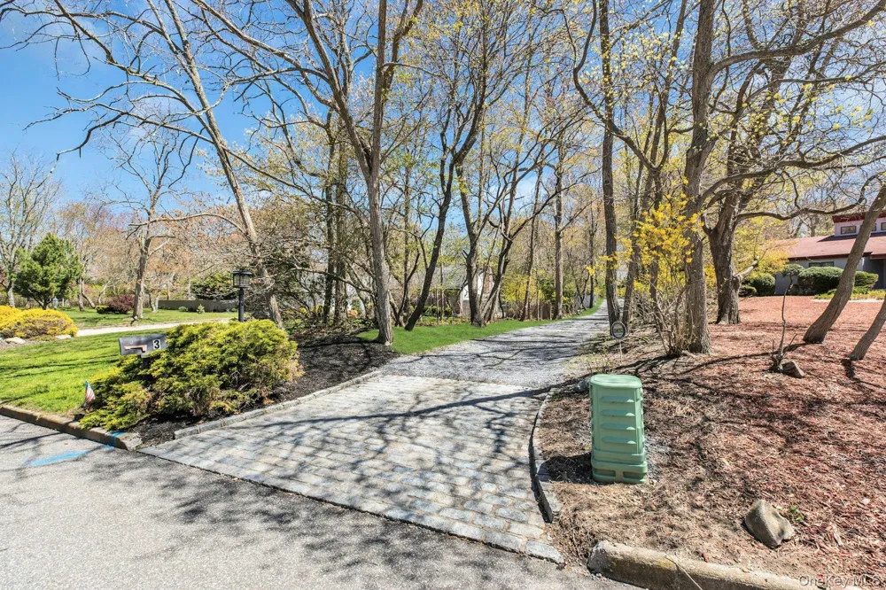 3 Quail Run Hampton Bays, NY 11946