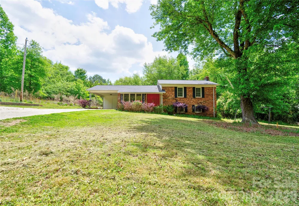 111 Harbor Point Drive Cherryville, NC 28021
