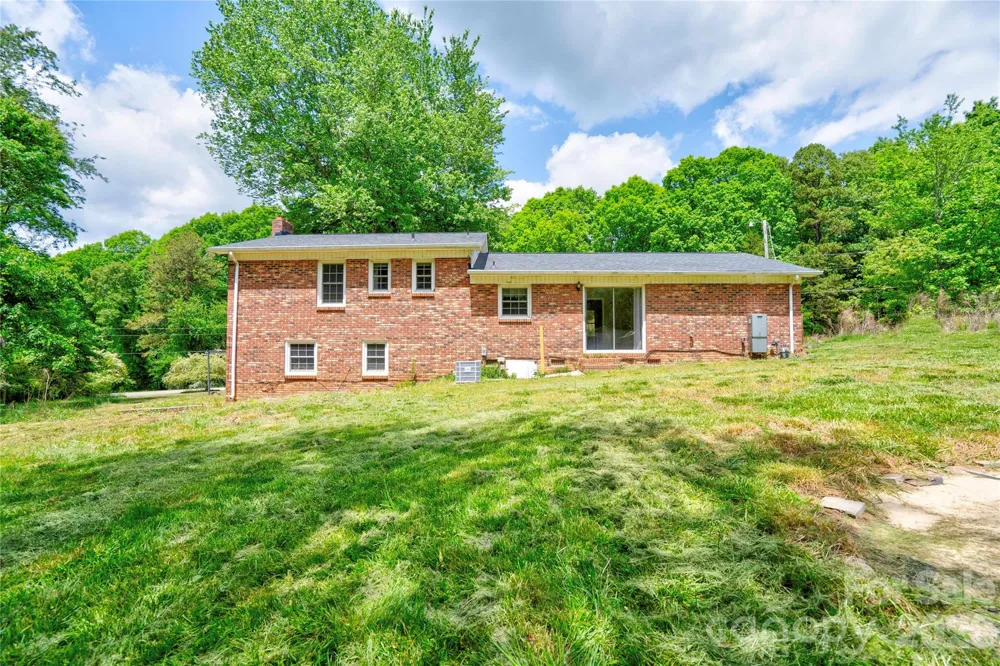 111 Harbor Point Drive Cherryville, NC 28021