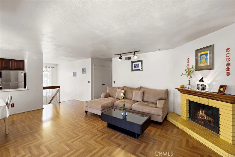 22342 Caminito Escobedo Laguna Hills, CA 92653