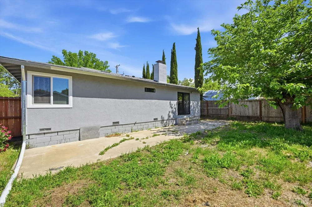 3723 Buckeye Street Clearlake, CA 95422