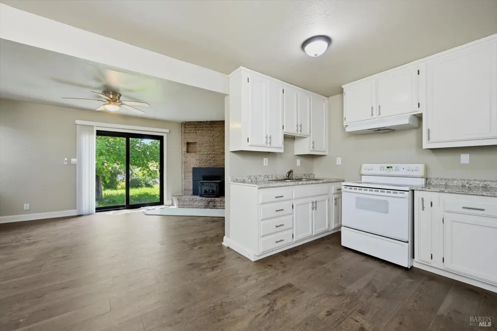 3723 Buckeye Street Clearlake, CA 95422