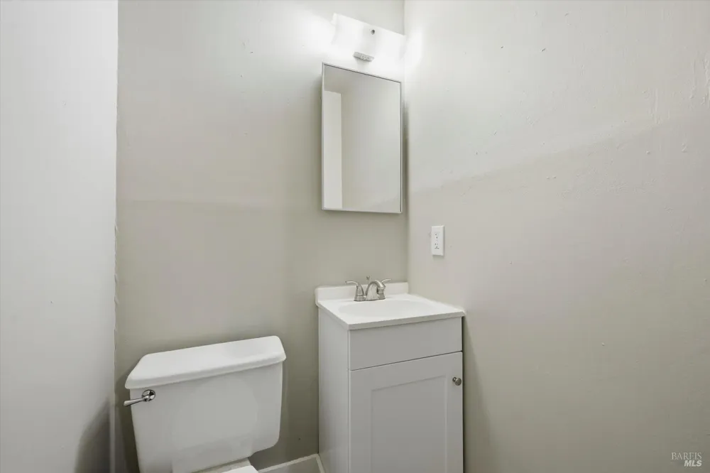 3723 Buckeye Street Clearlake, CA 95422