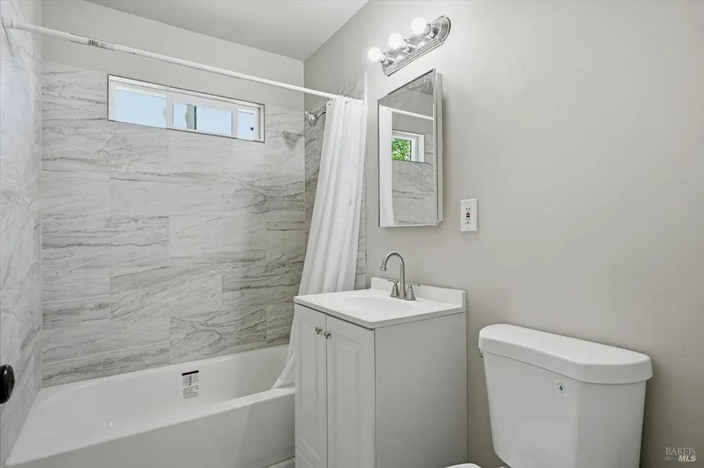 3723 Buckeye Street Clearlake, CA 95422