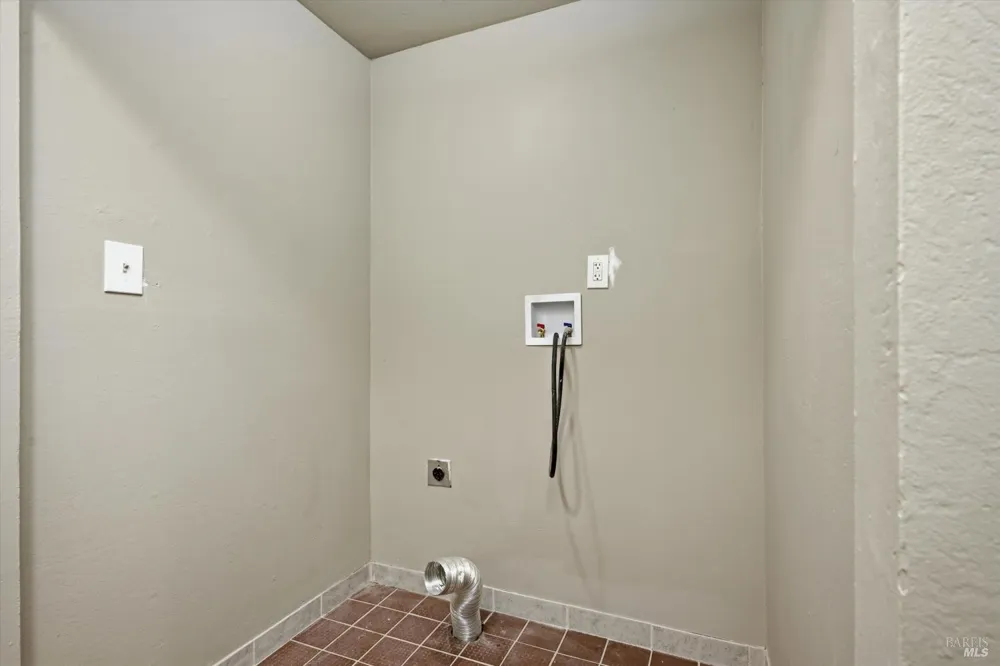 3723 Buckeye Street Clearlake, CA 95422