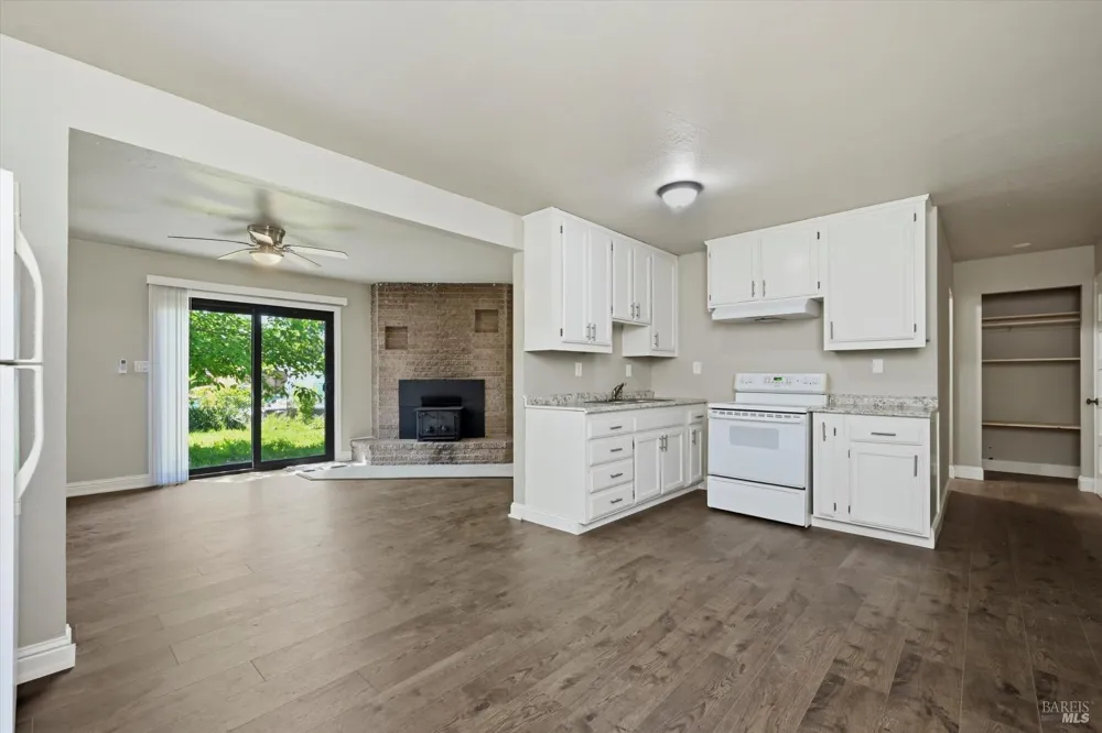 3723 Buckeye Street Clearlake, CA 95422