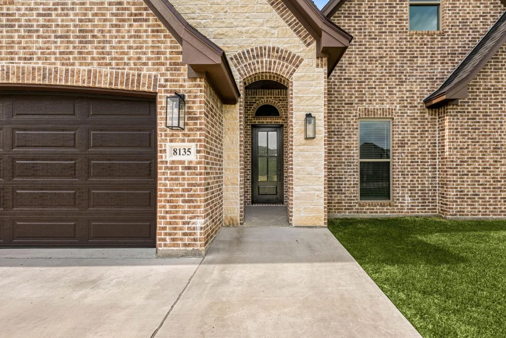 8135 Birkdale Drive Beaumont, TX 77707