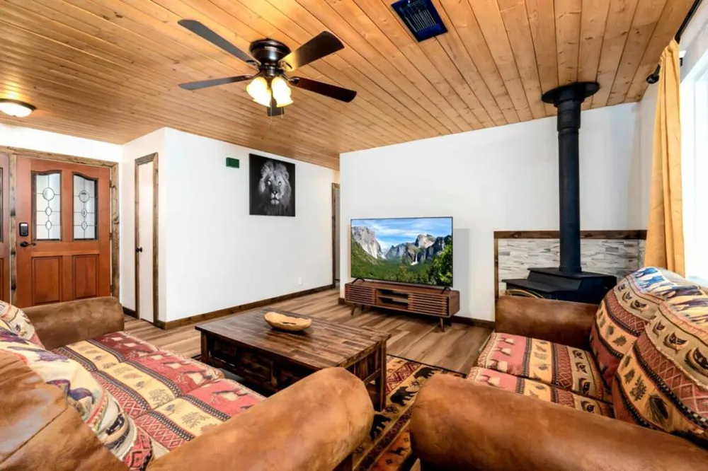 51159 Road 632 Oakhurst, CA 93644