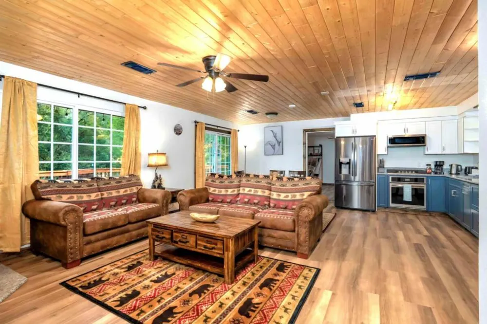 51159 Road 632 Oakhurst, CA 93644