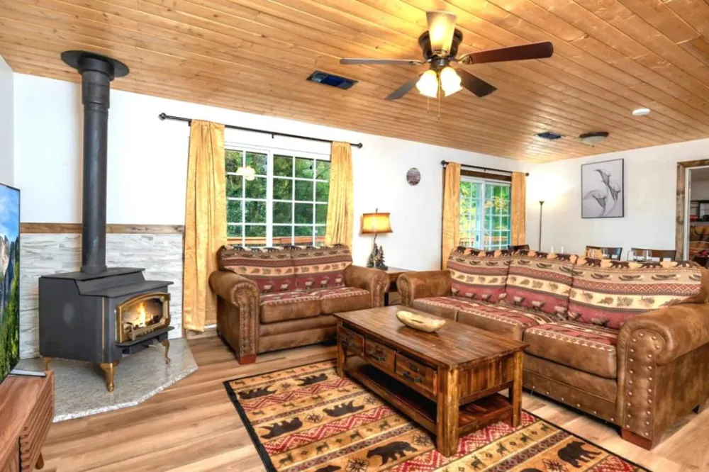 51159 Road 632 Oakhurst, CA 93644