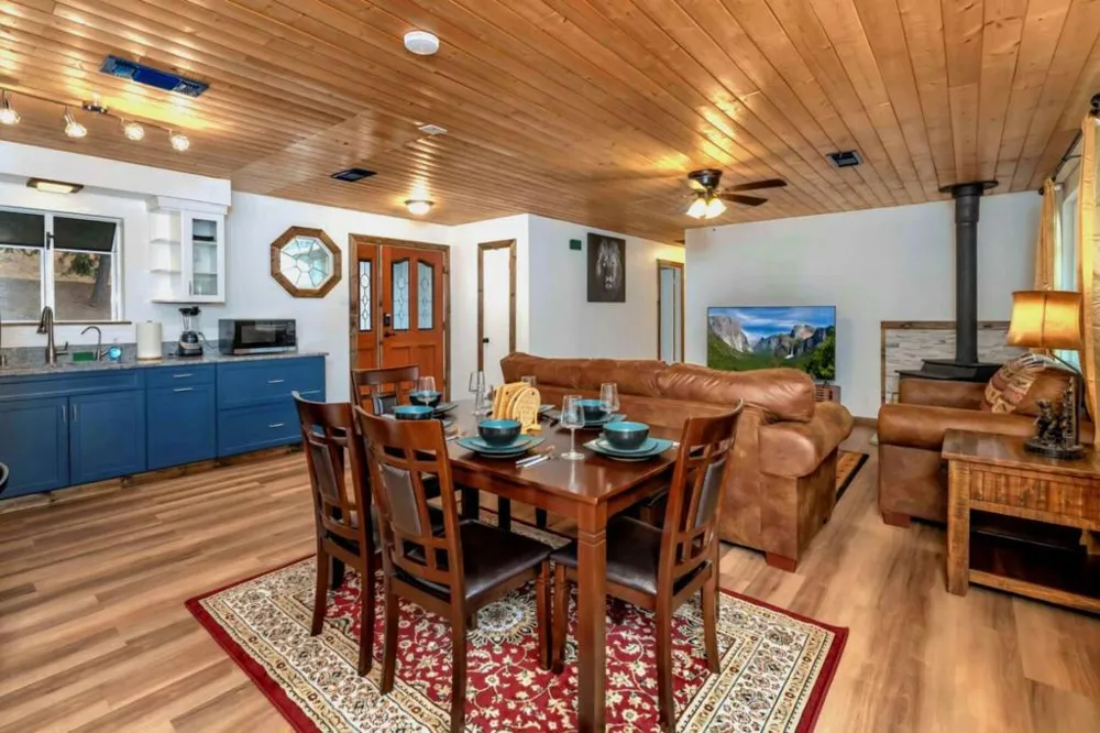 51159 Road 632 Oakhurst, CA 93644