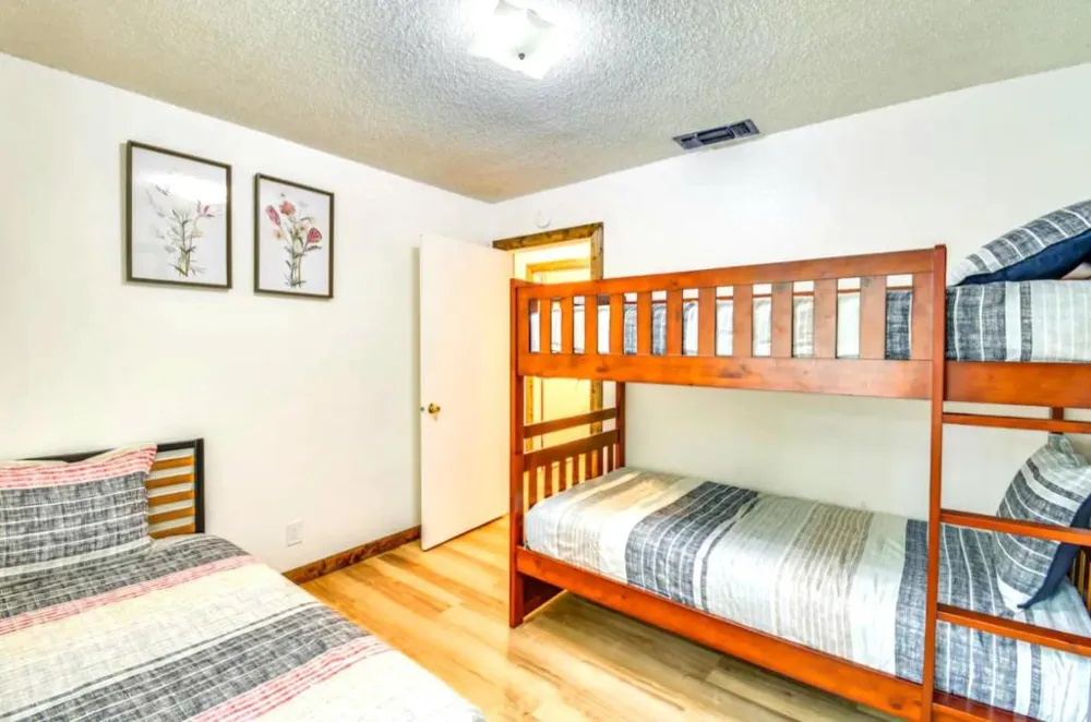 51159 Road 632 Oakhurst, CA 93644