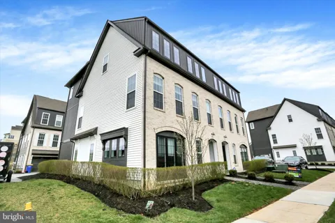 3145 GROVE COURT