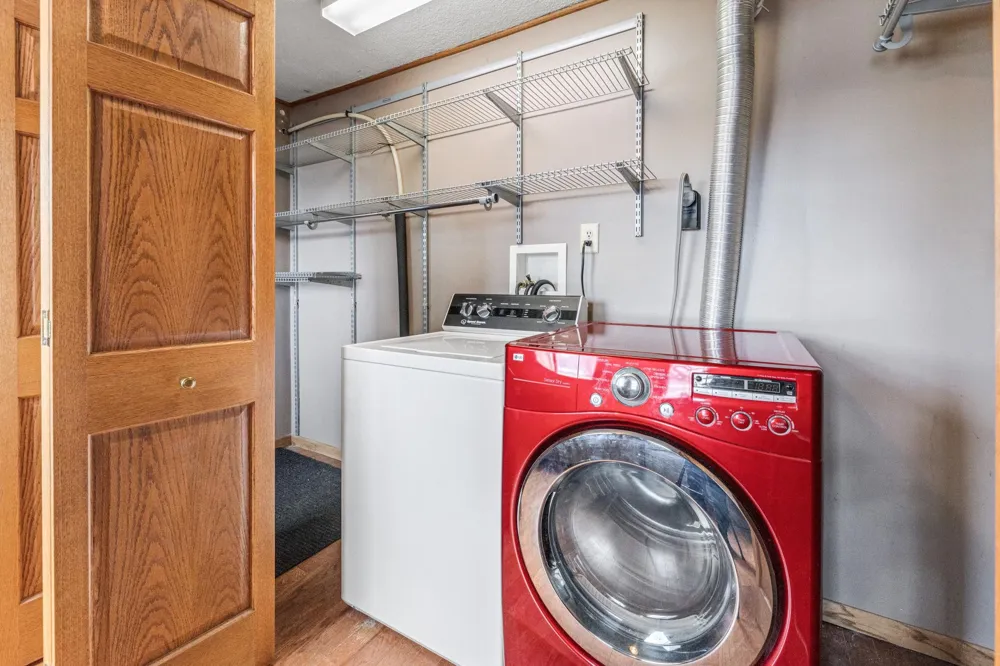 476 S Main Street Fountain City, WI 54629