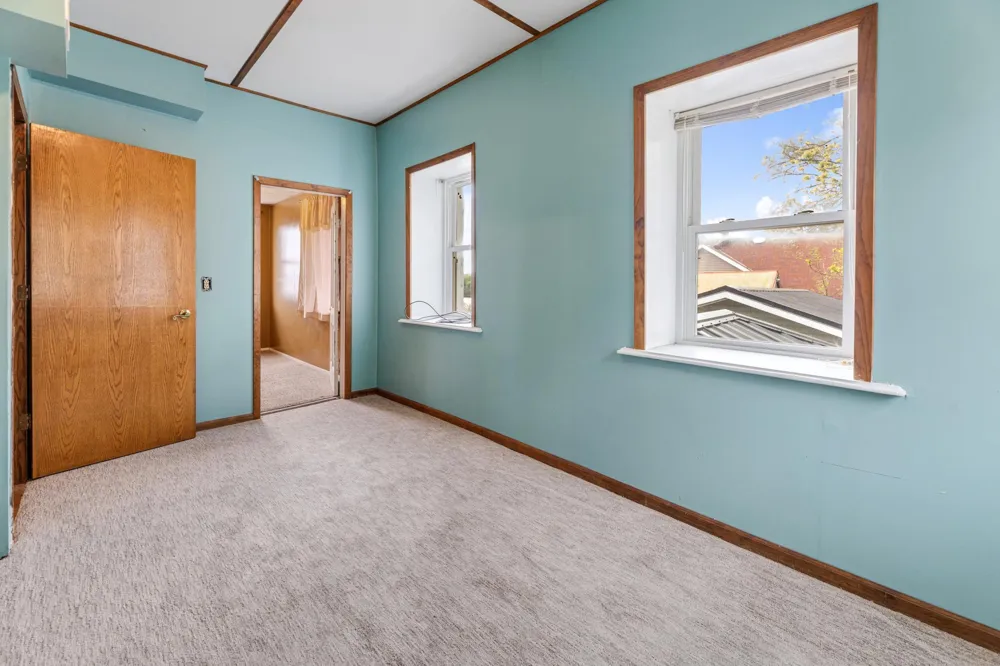 476 S Main Street Fountain City, WI 54629