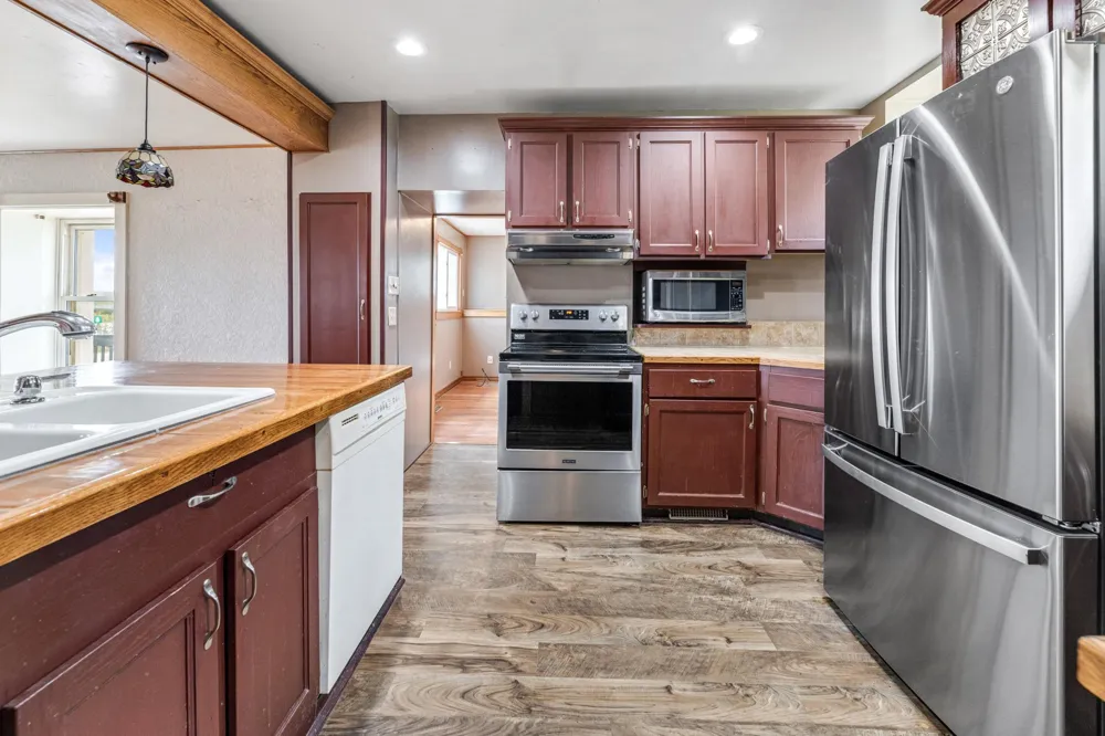 476 S Main Street Fountain City, WI 54629