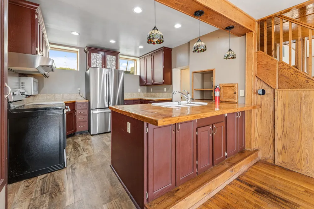 476 S Main Street Fountain City, WI 54629