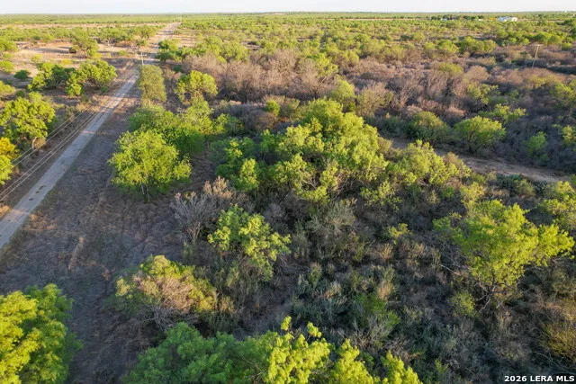 3472 Wilson Rd Carrizo Springs, TX 78834