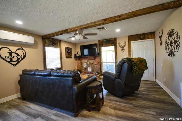 3472 Wilson Rd Carrizo Springs, TX 78834
