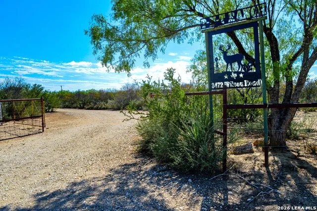 3472 Wilson Rd Carrizo Springs, TX 78834
