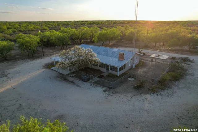 3472 Wilson Rd Carrizo Springs, TX 78834