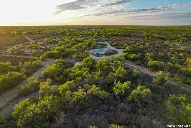 3472 Wilson Rd Carrizo Springs, TX 78834