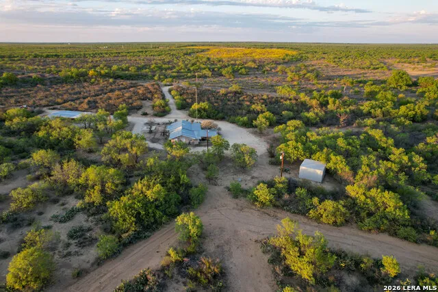 3472 Wilson Rd Carrizo Springs, TX 78834