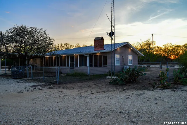 3472 Wilson Rd Carrizo Springs, TX 78834