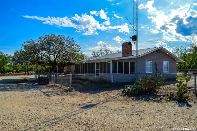 3472 Wilson Rd Carrizo Springs, TX 78834