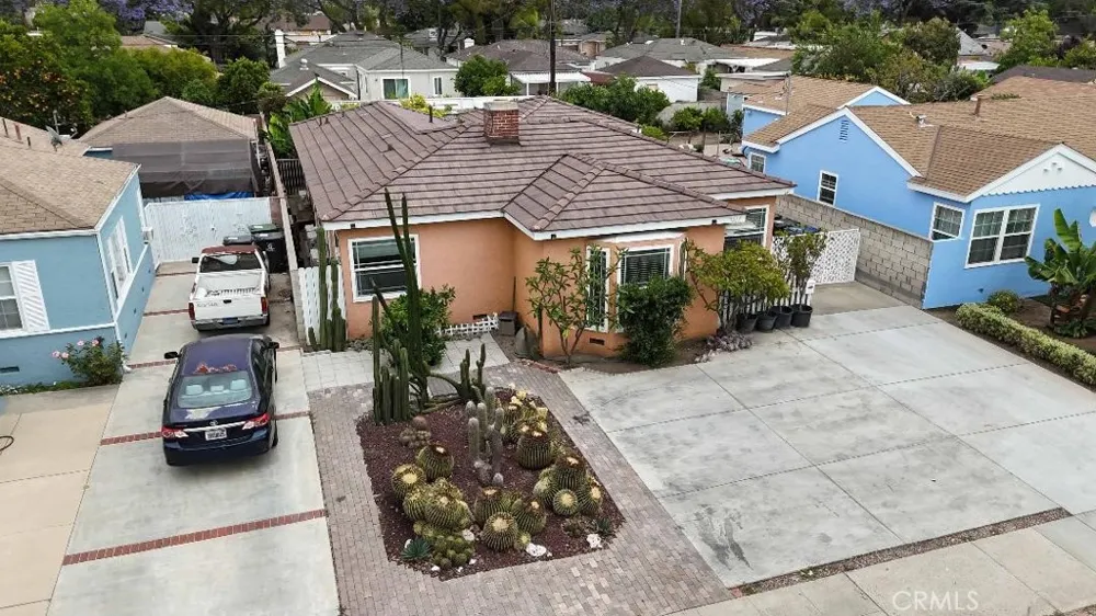 1229 S Flower Santa Ana, CA 92707