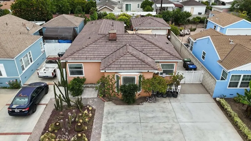 1229 S Flower Santa Ana, CA 92707