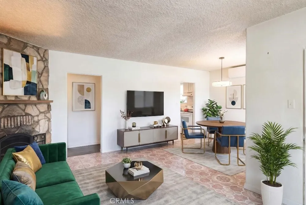 1229 S Flower Santa Ana, CA 92707