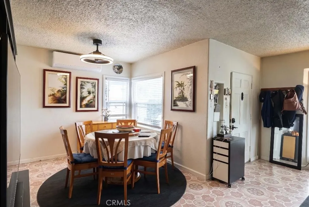 1229 S Flower Santa Ana, CA 92707