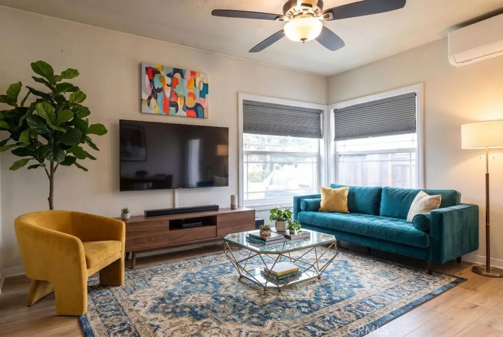 1229 S Flower Santa Ana, CA 92707