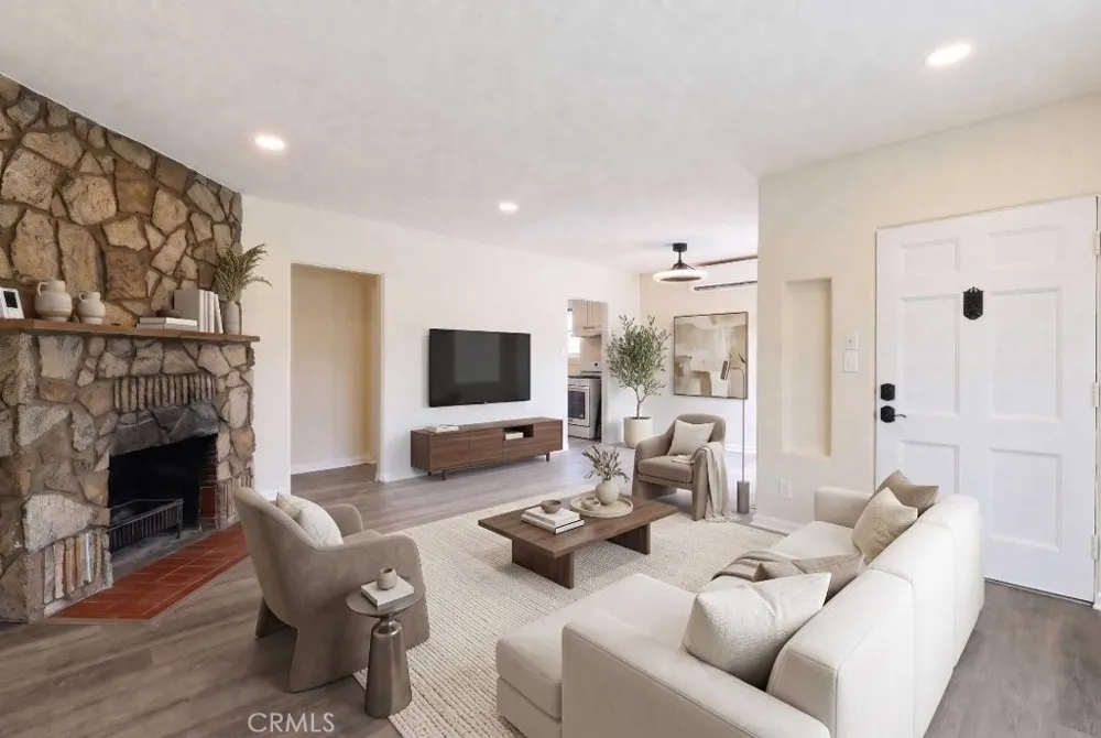 1229 S Flower Santa Ana, CA 92707