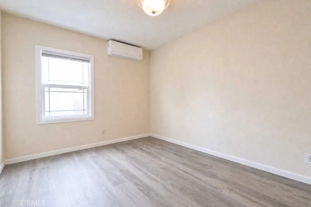 1229 S Flower Santa Ana, CA 92707