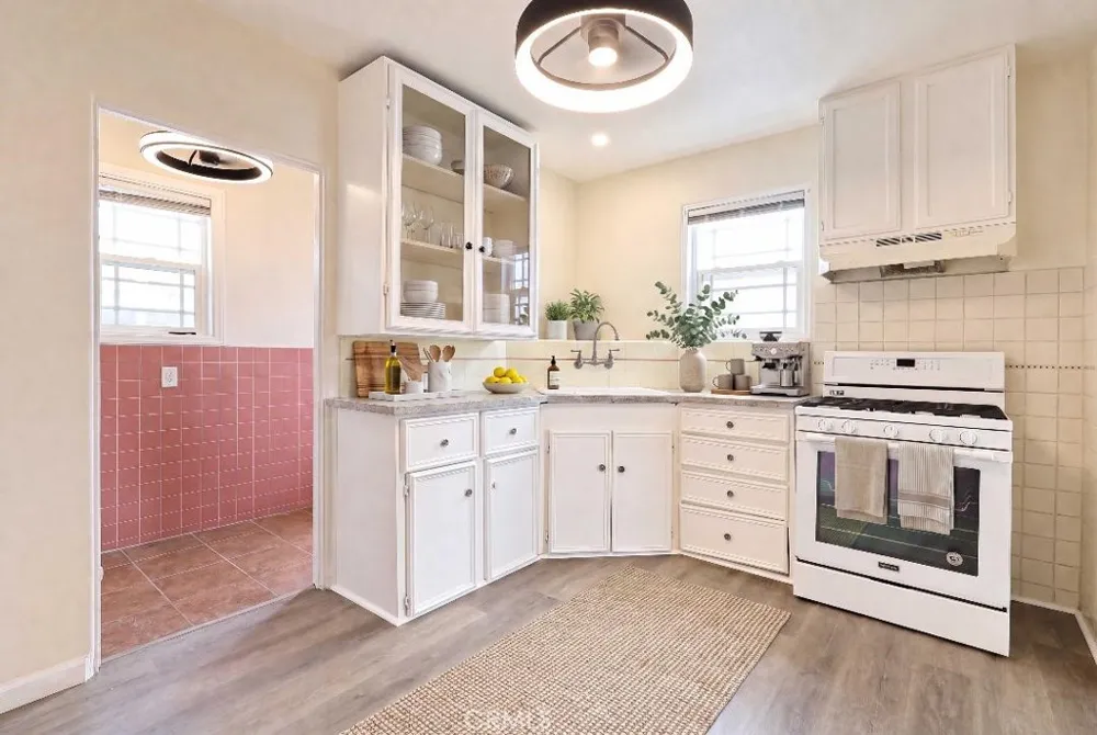 1229 S Flower Santa Ana, CA 92707