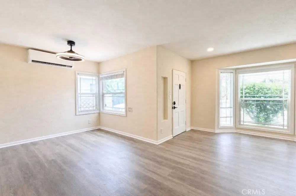 1229 S Flower Santa Ana, CA 92707