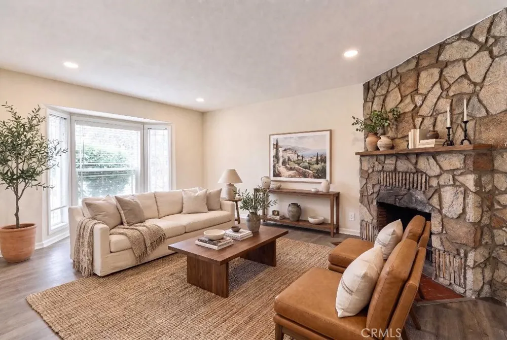 1229 S Flower Santa Ana, CA 92707