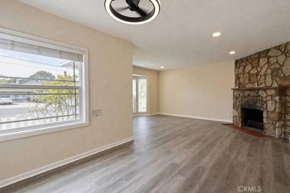 1229 S Flower Santa Ana, CA 92707
