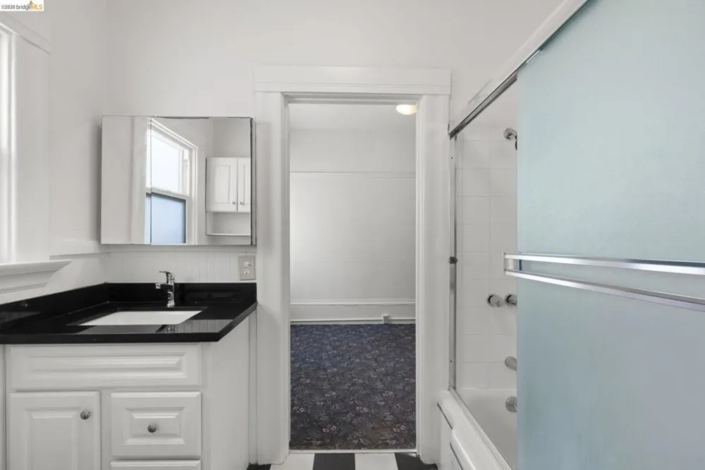 6437 Telegraph Ave Oakland, CA 94609
