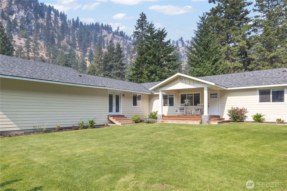 4621 Navarre Coulee Road Chelan, WA 98816