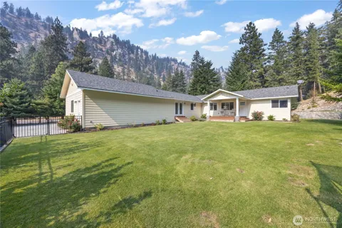 4621 Navarre Coulee Road