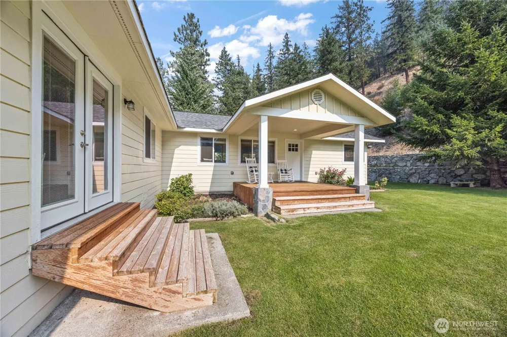4621 Navarre Coulee Road Chelan, WA 98816