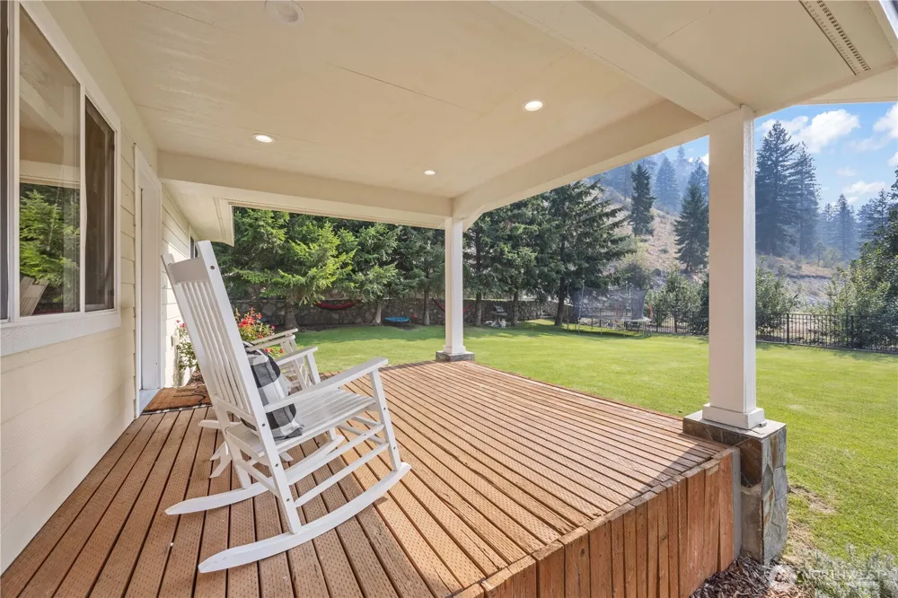 4621 Navarre Coulee Road Chelan, WA 98816