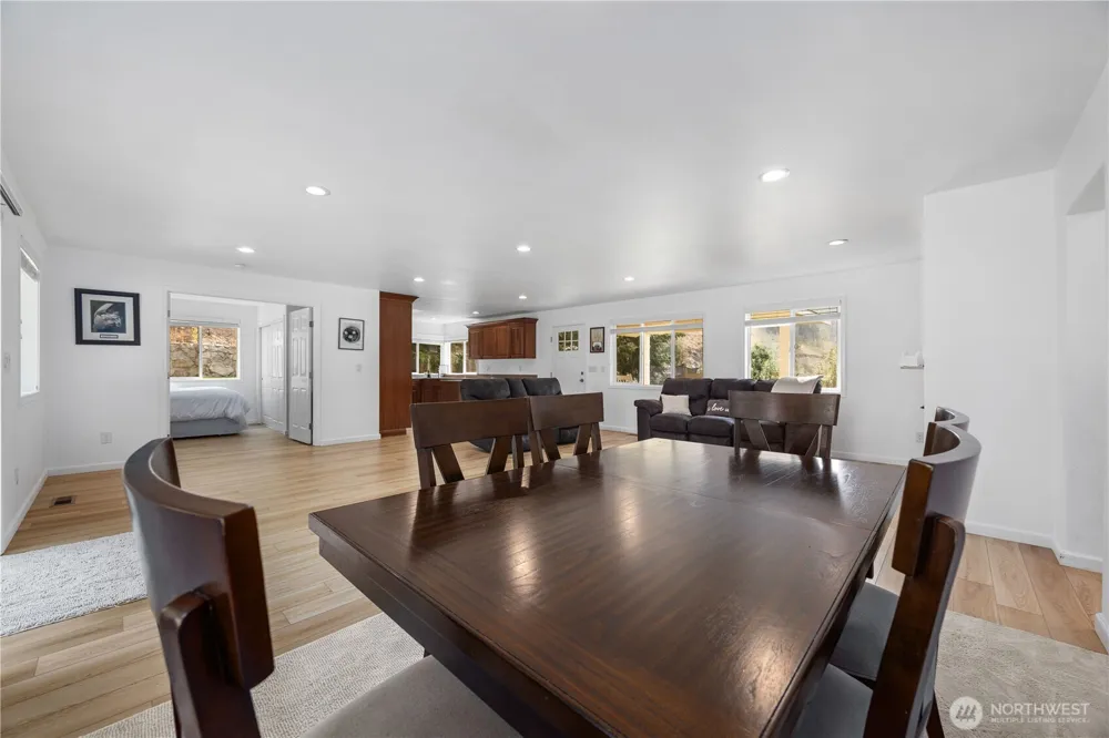 4621 Navarre Coulee Road Chelan, WA 98816