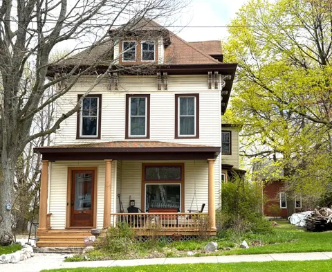 211 Maple Street